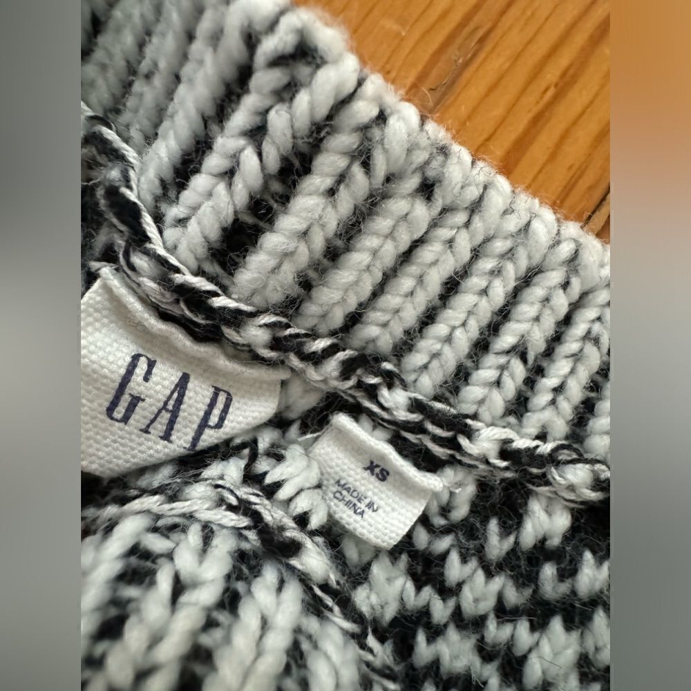 Gap Sweater  - Picture 3 of 5